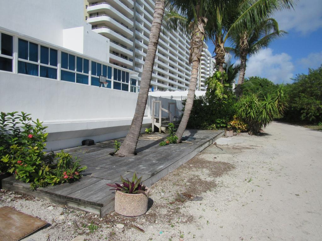 Villa Katy, Beachfront Property Miami Beach Exterior photo